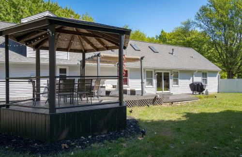 All Decked Out - Secluded getaway near beach access - Foto 7