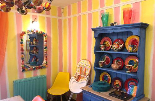 Historic Pike House with Beautiful Garden - Photo 3