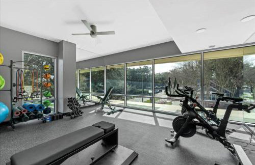 Modern 3 bedroom condo in downtown w free parking - Foto 45