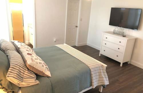 Beautiful Home across the street from Lake June! - Foto 7