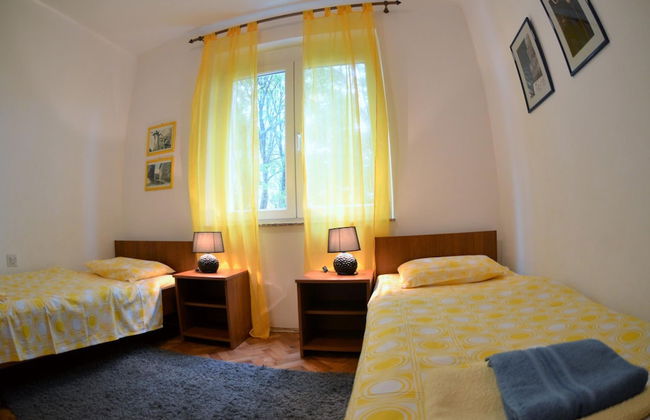 Bright and Breezy Apartment With Terrace and Sea View - Photo 2