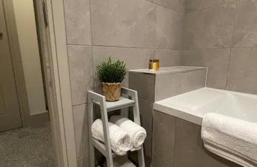 Spectacular 2 Bedroom Balcony Sea View Flat - Foto 31