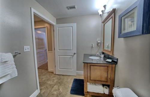 Sterling Breeze - Luxury Beach Front Condo - Photo 16