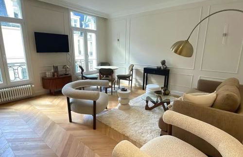 4P 1BR - Fully Renovated with AC - Champs-Elysées - Foto 1