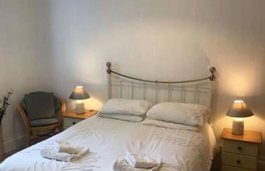 Spacious 1 Bedroom Apartment near Seafront - Photo 3