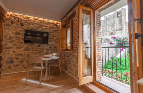 El Patio de Vespasiano-Calera- vistas a la iglesia junto al puerto - Photo 45