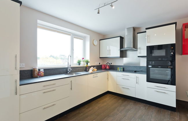 Broc House Suites - Photo 22