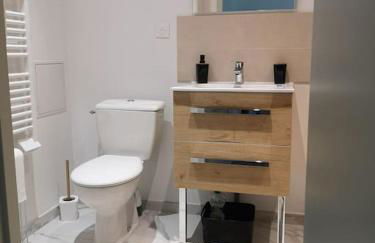 Proche Hôpital LyonSud Metro B Calme et WiFi - Foto 9