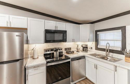 The Small Modern Villa Outdoor Tub-Unit B - Photo 9