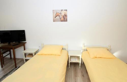 Apartments with a parking space Covici, Velebit - 14302 - Foto 16