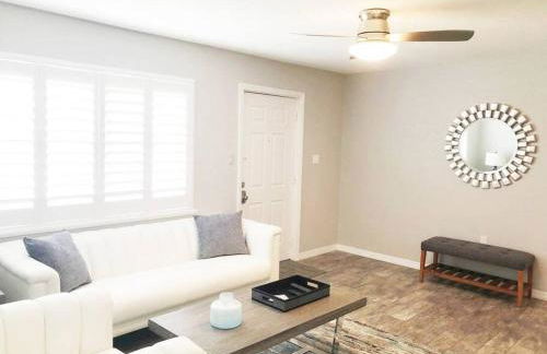 Modern Apartment - 1 of 4 - Photo 11