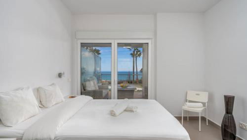 Sunny terrace with Jacuzzi by Costarentals- Ref 26 - Foto 3