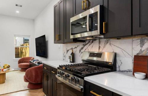 Chic 4BR Getaway Near NRG TMC - Foto 18