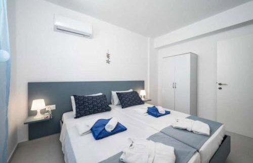 XENOS Villa 5 with a private pool near the sea - Foto 37