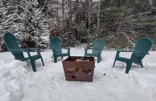 Aspen's Run: 3 br log cabin, wood stove, deck, firepit, window a/c by Stowe Country Homes - Foto 22
