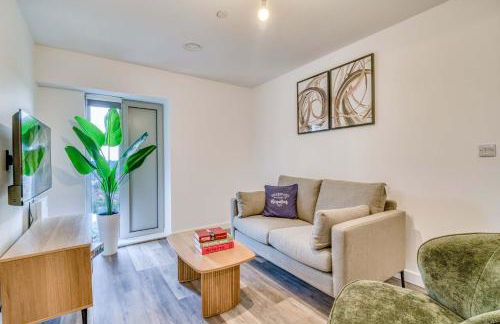 2-BR Near Salford Royal - City & Town Centre View - 1 Minute to Train & Tram Station - Sleeps 6 - Foto 23