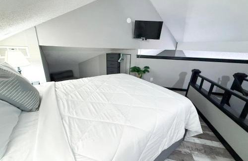 Lakefront Home-3BD25BADockGrillFirepitPool - Foto 47