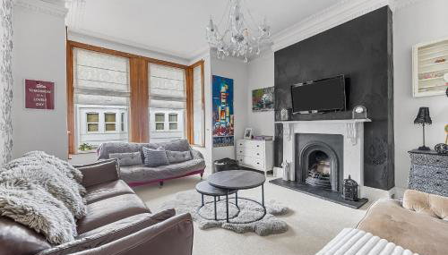 Sleeps 7 Large 4 Bed Town House for Contractors & Families & Friends in Great Central Location - Foto 3