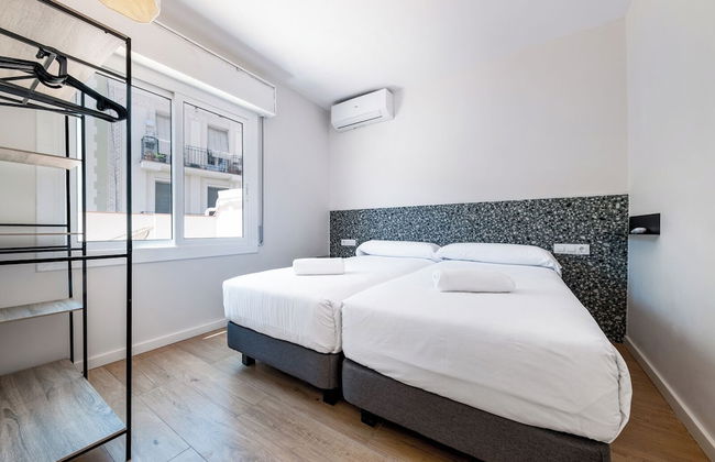 AinB Barcelona Sants Apartments - Photo 47