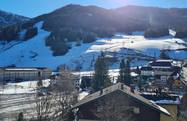 Apartment With Balcony and Mountain Views - Photo 27