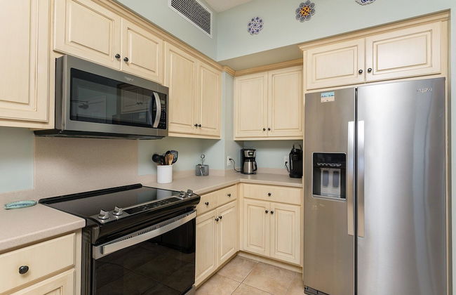 Wondrous Oceanfront Condo with Free Poolside WiFi - Unit 1105 by RedAwning - Foto 7