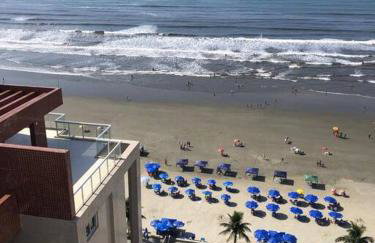 Apto charme frente para a praia - Foto 1