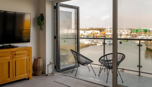 Large Modern Scenic 4 Bedroom Townhouse - Foto 2