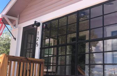 Downtown Williams, walk everywhere, remodeled - Photo 2