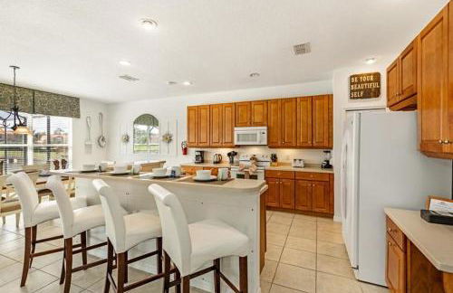Lakeview 6-Bedroom Retreat with Game Room, Private Pool, Spa & Resort Amenities - Ideal for Families & Groups - Foto 4