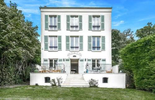 Before making request, read my profile host at bottom of page # House, garden, Eiffel Tower, Palace of Versailles - Foto 1