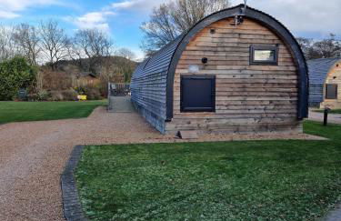 The Ness, Lodge with Hot Tub - Photo 6