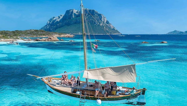 Paseo en velero por el Área Marina de Tavolara - Foto 4, A bordo del velero por el Área Marina de Tavolara