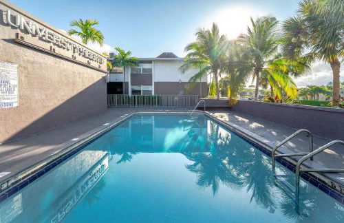 Modern Boca Condo Near FAU - 2 KING BR, Pool - Foto 28
