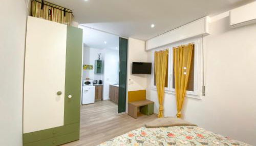 Il Giardino dei Portici - Piano Terra in Centro Storico - Central Ground Floor Stay - Free Public Parking - Air Conditioning - WiFi - Foto 3, wardrobe, locker