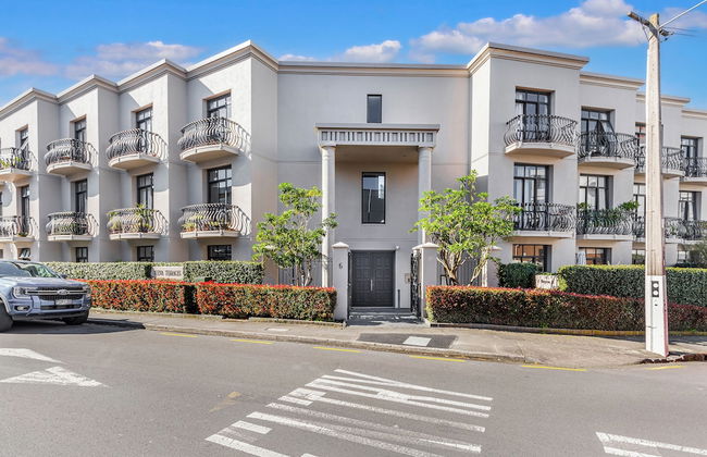 1BR Grey Lynn Haven+Parking, Balcony Zodiak Stays - Foto 13