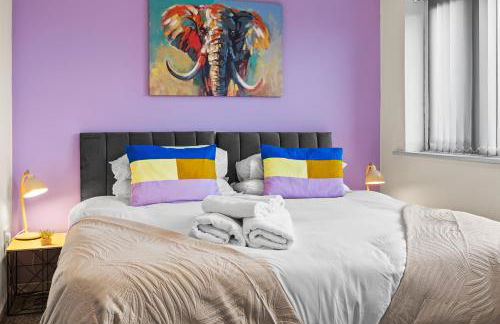 Forest View- Oasis Mural -Didsbury Zen Sleeps 10 - Photo 22