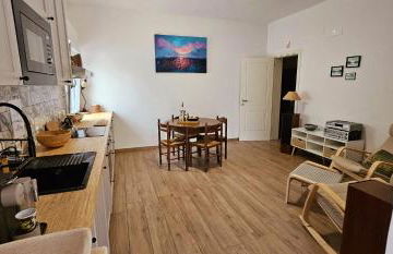 Seaside Villa with Hot Tub, 5mins walk from the sea - Foto 4