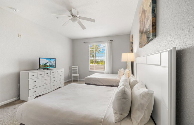 Beautiful LAKEVIEW Deluxe Condo Near Theme Parks - Photo 127