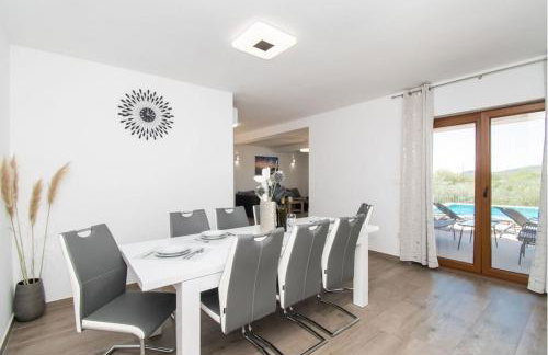 Villa Meadow with swimming pool - Foto 13