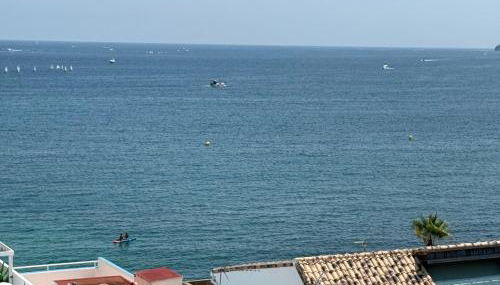 Duplex with spacious terraces and stunning sea views, right next to the beach - Foto 4