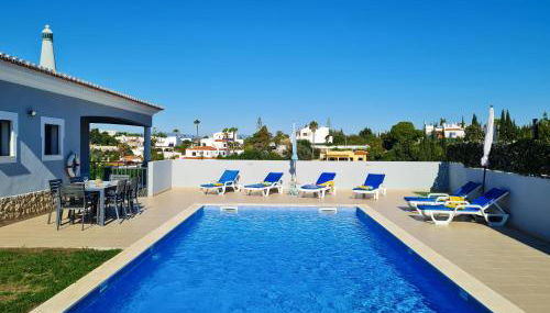 CASA LIMÃO - Private Pool & Garden - Beach & Center 650m - Foto 2, sunbed