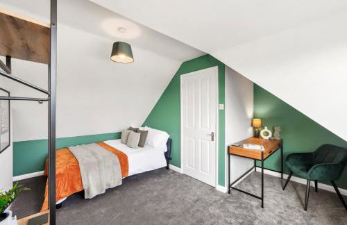 Grab a Deal Today! Massive Home For Contractors & Parking for 4 - Foto 7