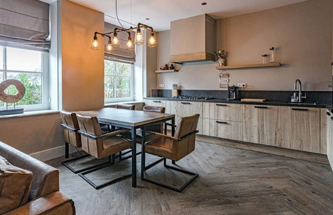 Charming Holiday Home in Nijverdal with Hot Tub - Foto 26