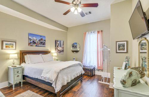 half Mi to Seawall! Family Home with Furnished Patio - Foto 9