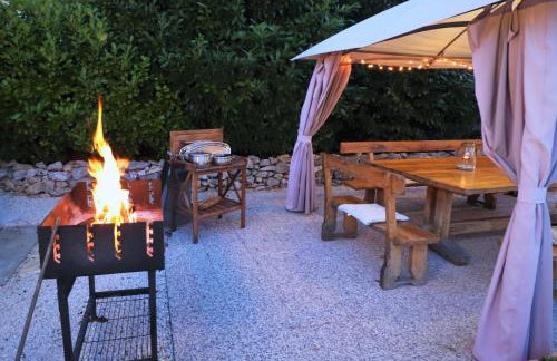 Villa Mendula Trogir - Luxury villa by the beach - heated pool - lush green garden - Photo 92