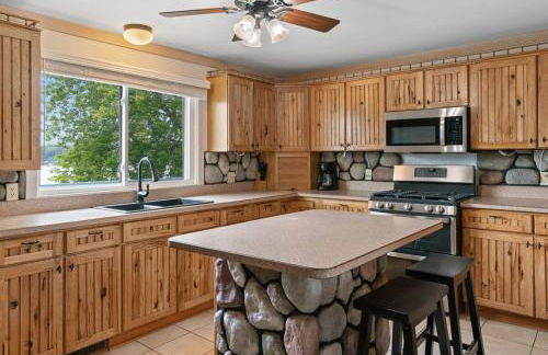 Fife Lake Lodge 2BR with Kitchen & Lake Views - Foto 14