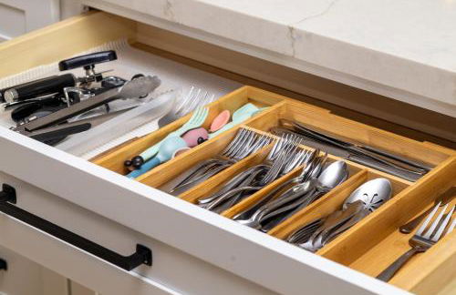 NEW Lux 5BR Villa Near Disney, Knotts, LA, OC with Hot Tub & Games - Photo 56