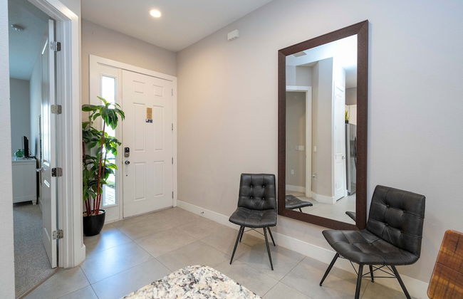 Modern Chic Home Mickey and Toy Story Rooms - Foto 6