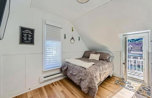 Victorian Dream! Charming Mountain View Home by Downtown - Foto 31