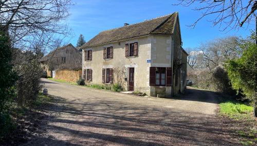 Gîte La Maison des Poètes de 1 à 6 personnes à Treigny Perreuse - Foto 2